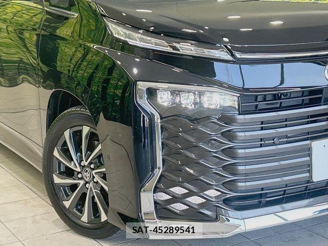 Toyota VOXY HYBRID 2025-12 7227067-12