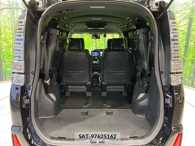 Toyota VOXY HYBRID 2020-11 7227022-10