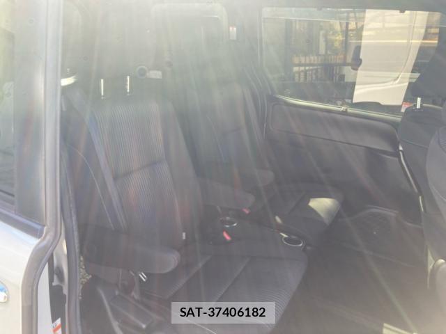 Toyota VOXY HYBRID 2018-11 7227013-12