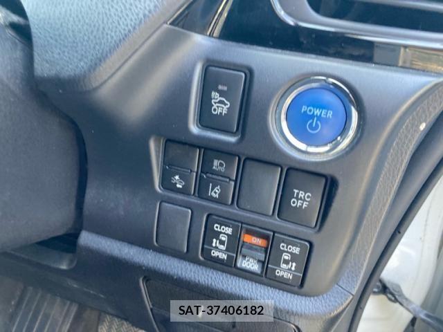 Toyota VOXY HYBRID 2018-11 7227013-15