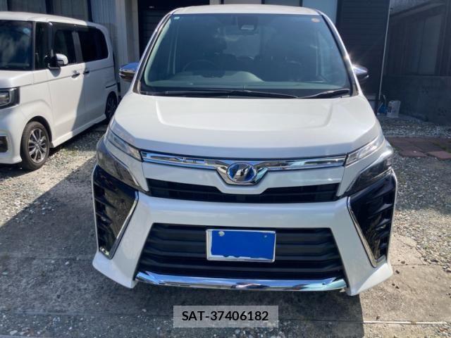 Toyota VOXY HYBRID 2018-11 7227013-1