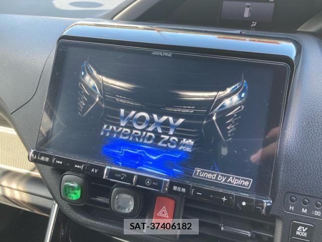 Toyota VOXY HYBRID 2018-11 7227013-21
