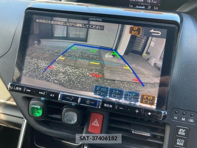 Toyota VOXY HYBRID 2018-11 7227013-23