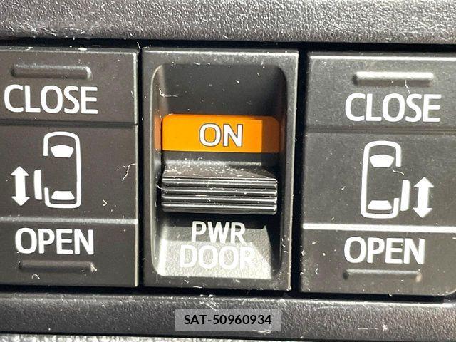 Toyota VOXY HYBRID 2021-02 7227025-2