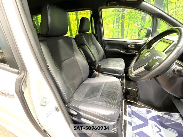 Toyota VOXY HYBRID 2021-02 7227025-7