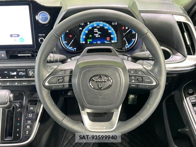 Toyota VOXY HYBRID 2022-03 7227029-12