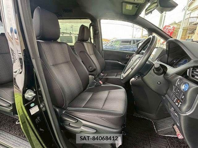 Toyota VOXY HYBRID 2017-12 7227009-11