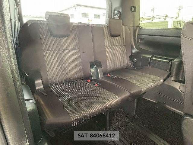 Toyota VOXY HYBRID 2017-12 7227009-13