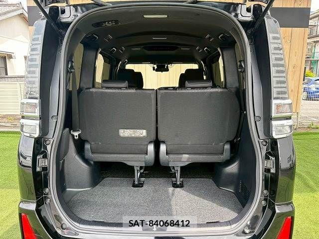 Toyota VOXY HYBRID 2017-12 7227009-14