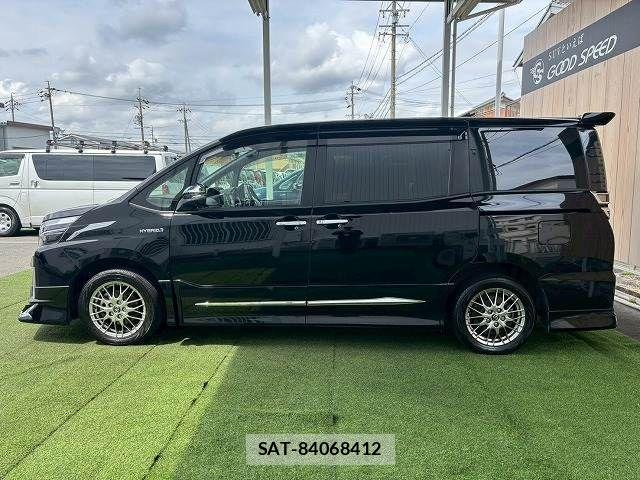 Toyota VOXY HYBRID 2017-12 7227009-15