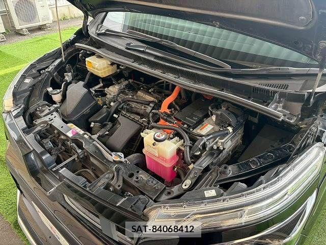 Toyota VOXY HYBRID 2017-12 7227009-17