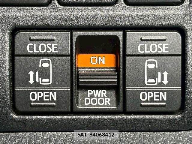 Toyota VOXY HYBRID 2017-12 7227009-8