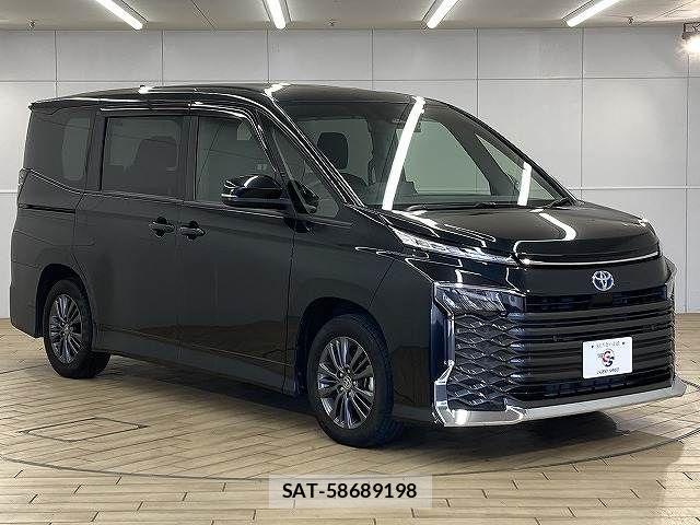 Toyota VOXY HYBRID 2023-05 7227042-14