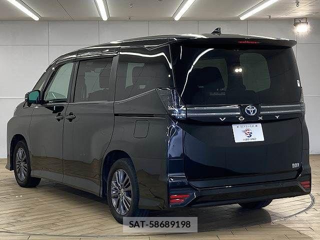 Toyota VOXY HYBRID 2023-05 7227042-15