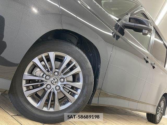 Toyota VOXY HYBRID 2023-05 7227042-18