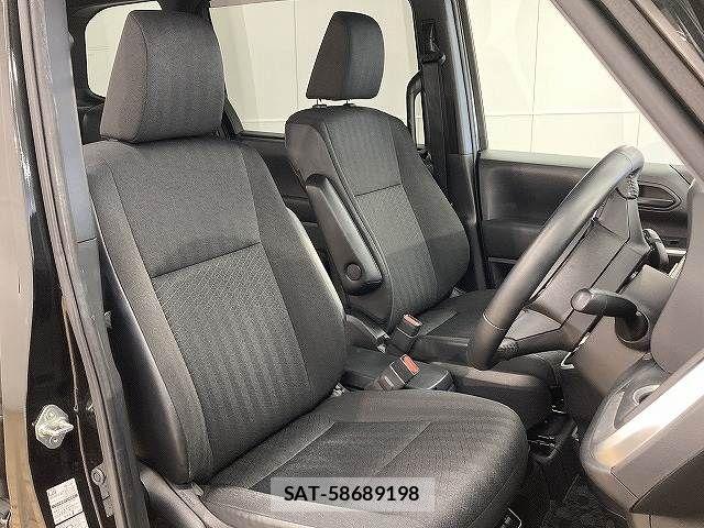 Toyota VOXY HYBRID 2023-05 7227042-4