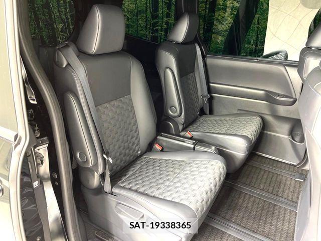 Toyota VOXY HYBRID 2024-08 7227049-9