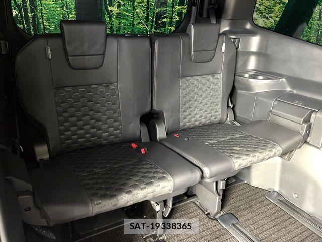 Toyota VOXY HYBRID 2024-08 7227049-10