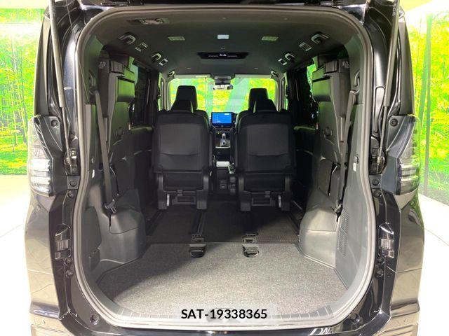Toyota VOXY HYBRID 2024-08 7227049-11