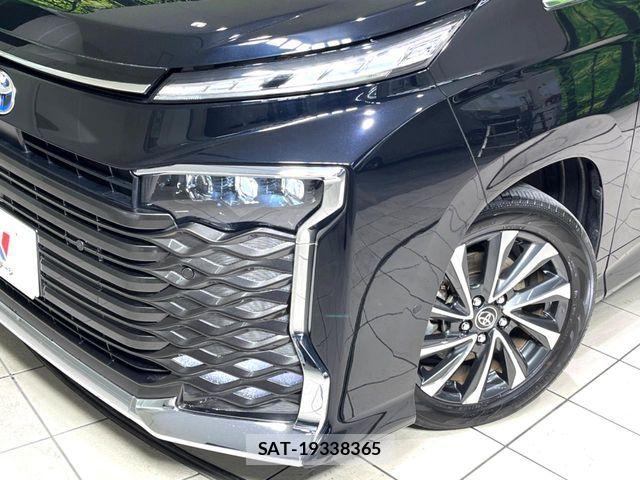 Toyota VOXY HYBRID 2024-08 7227049-12