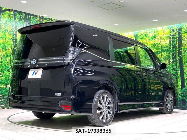 Toyota VOXY HYBRID 2024-08 7227049-16