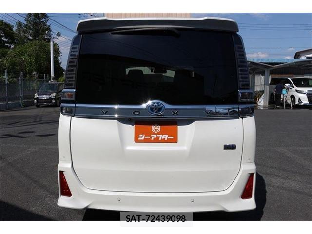 Toyota VOXY HYBRID 2020-09 7217997-9