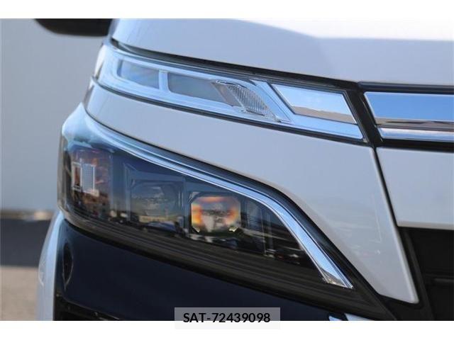 Toyota VOXY HYBRID 2020-09 7217997-11
