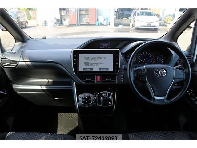 Toyota VOXY HYBRID 2020-09 7217997-17