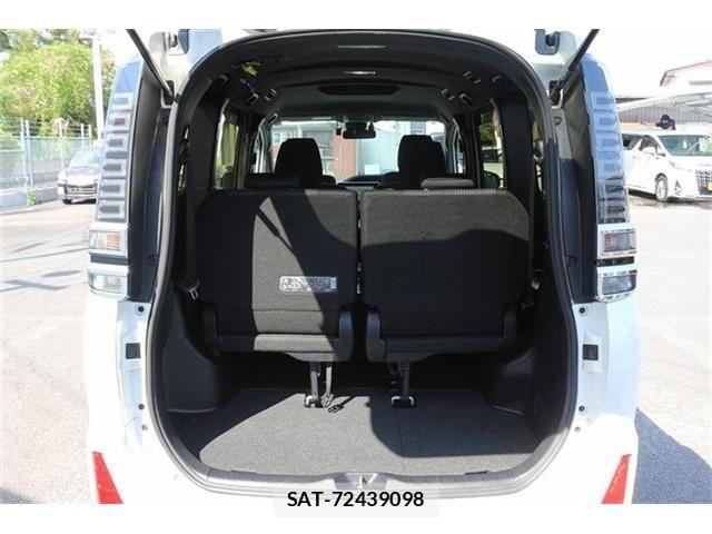 Toyota VOXY HYBRID 2020-09 7217997-19