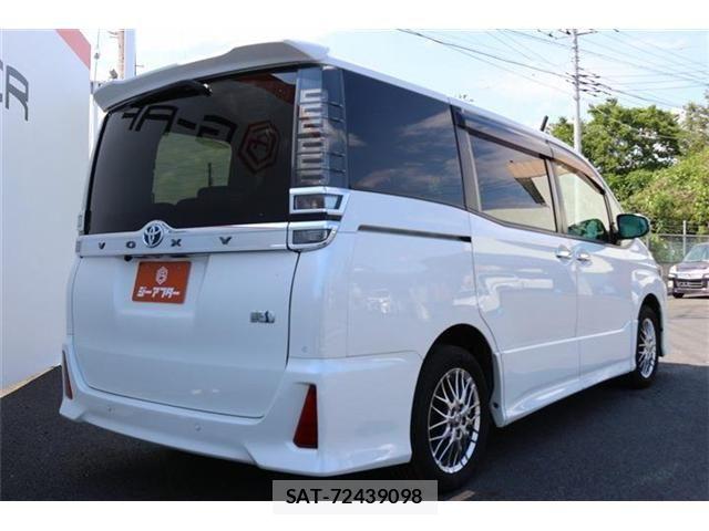 Toyota VOXY HYBRID 2020-09 7217997-22