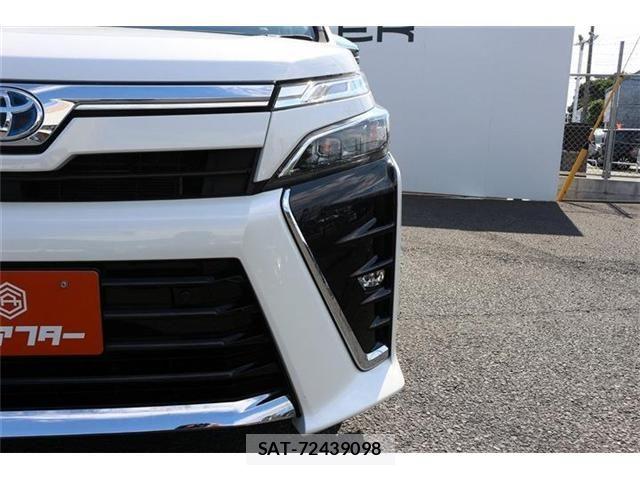 Toyota VOXY HYBRID 2020-09 7217997-27