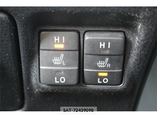Toyota VOXY HYBRID 2020-09 7217997-6
