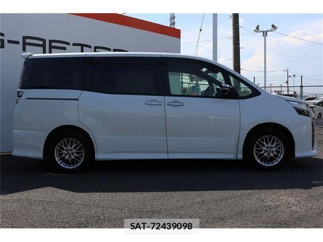 Toyota VOXY HYBRID 2020-09 7217997-8