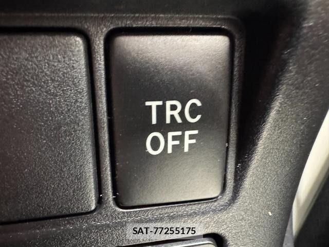 Toyota VOXY HYBRID 2018-04 7227015-25