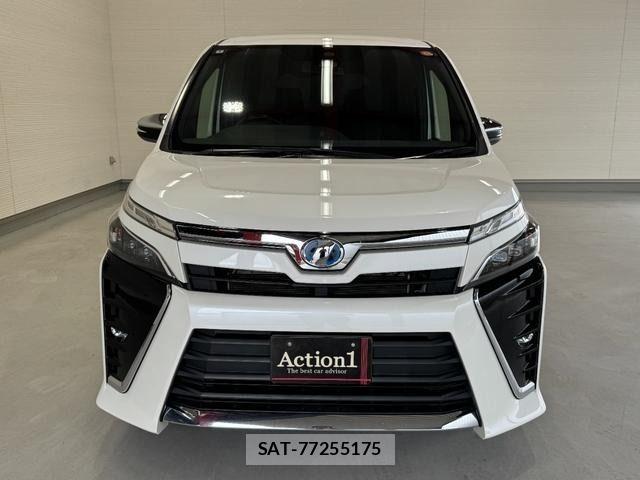 Toyota VOXY HYBRID 2018-04 7227015-2