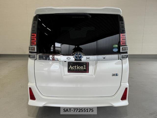Toyota VOXY HYBRID 2018-04 7227015-4