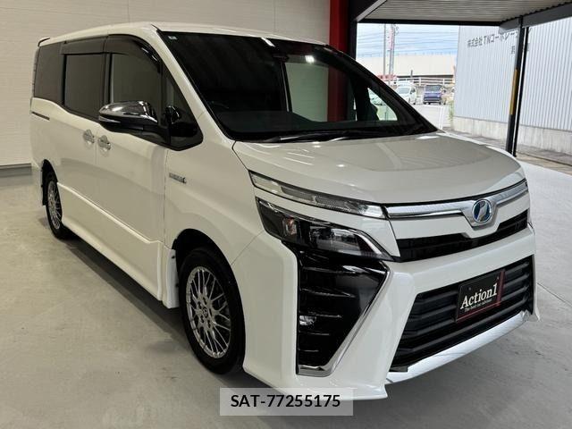 Toyota VOXY HYBRID 2018-04 7227015-6