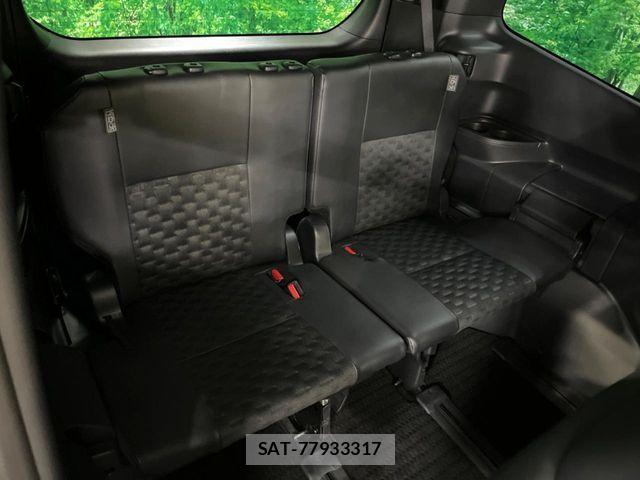 Toyota VOXY HYBRID 2022-10 7227034-11