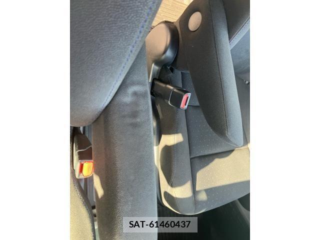 Toyota VOXY HYBRID 2015-03 7227003-15