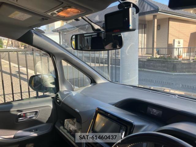 Toyota VOXY HYBRID 2015-03 7227003-17
