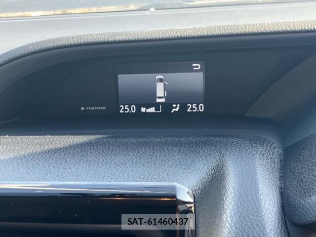 Toyota VOXY HYBRID 2015-03 7227003-21