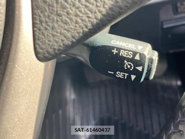 Toyota VOXY HYBRID 2015-03 7227003-23