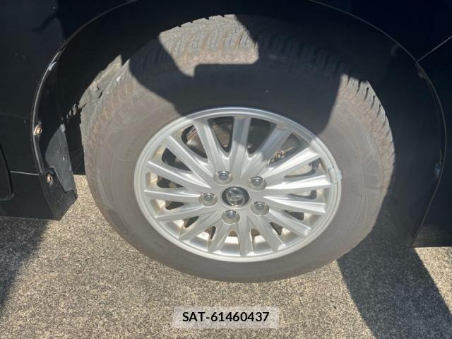 Toyota VOXY HYBRID 2015-03 7227003-2