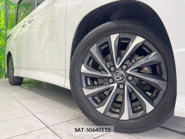 Toyota VOXY HYBRID 2022-04 7227033-12