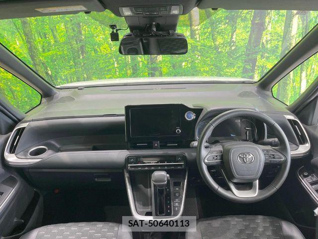 Toyota VOXY HYBRID 2022-04 7227033-1