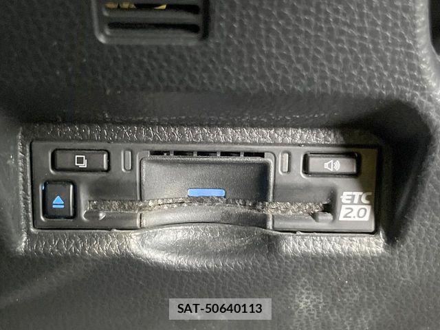 Toyota VOXY HYBRID 2022-04 7227033-6