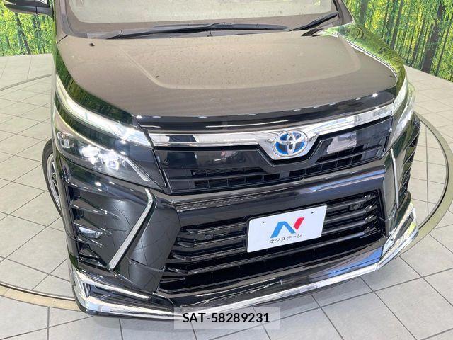 Toyota VOXY HYBRID 2021-04 7227023-11