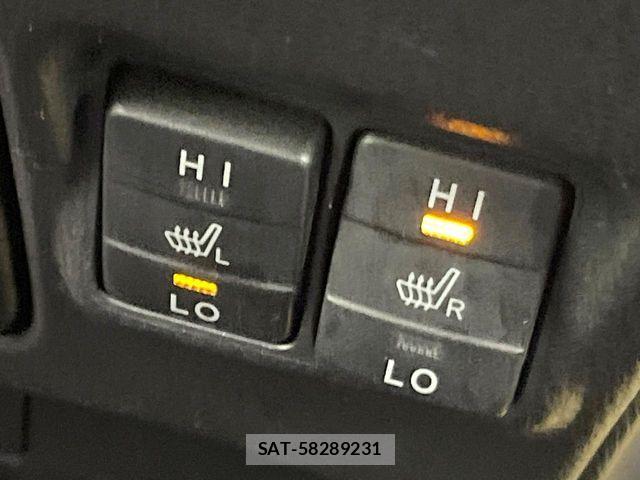 Toyota VOXY HYBRID 2021-04 7227023-6