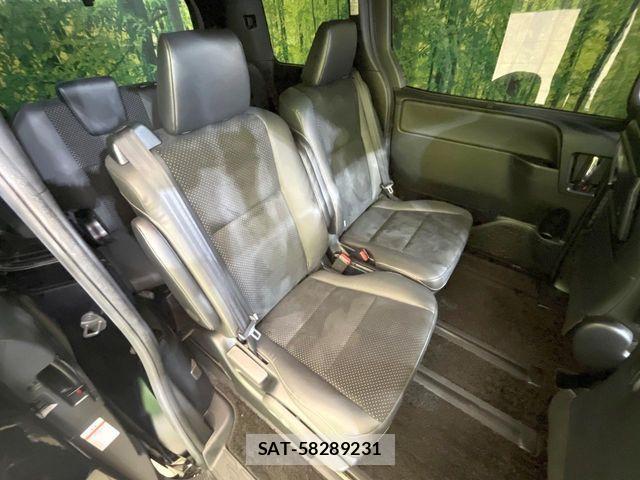 Toyota VOXY HYBRID 2021-04 7227023-8