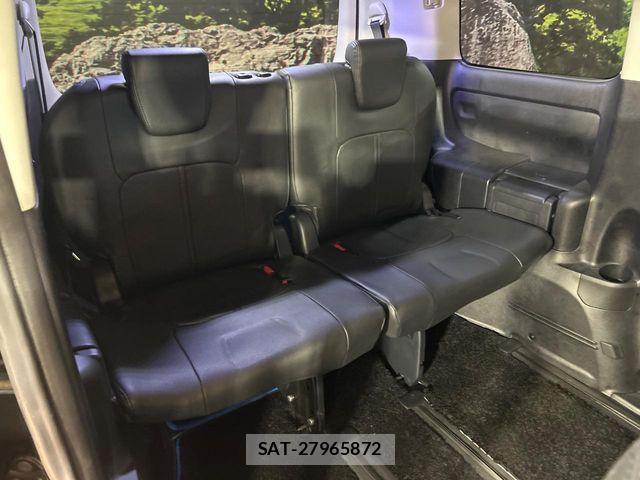Toyota VOXY HYBRID 2017-02 7227010-9